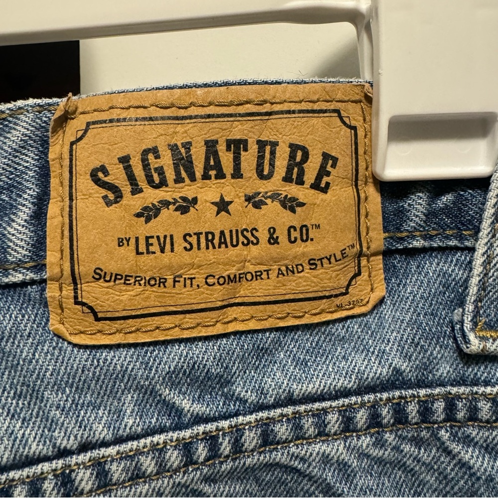 Levi Signature Relaxed Straight/Wide Leg Medium Wash Jeans Size W36 L32 - Picture 5 of 11
